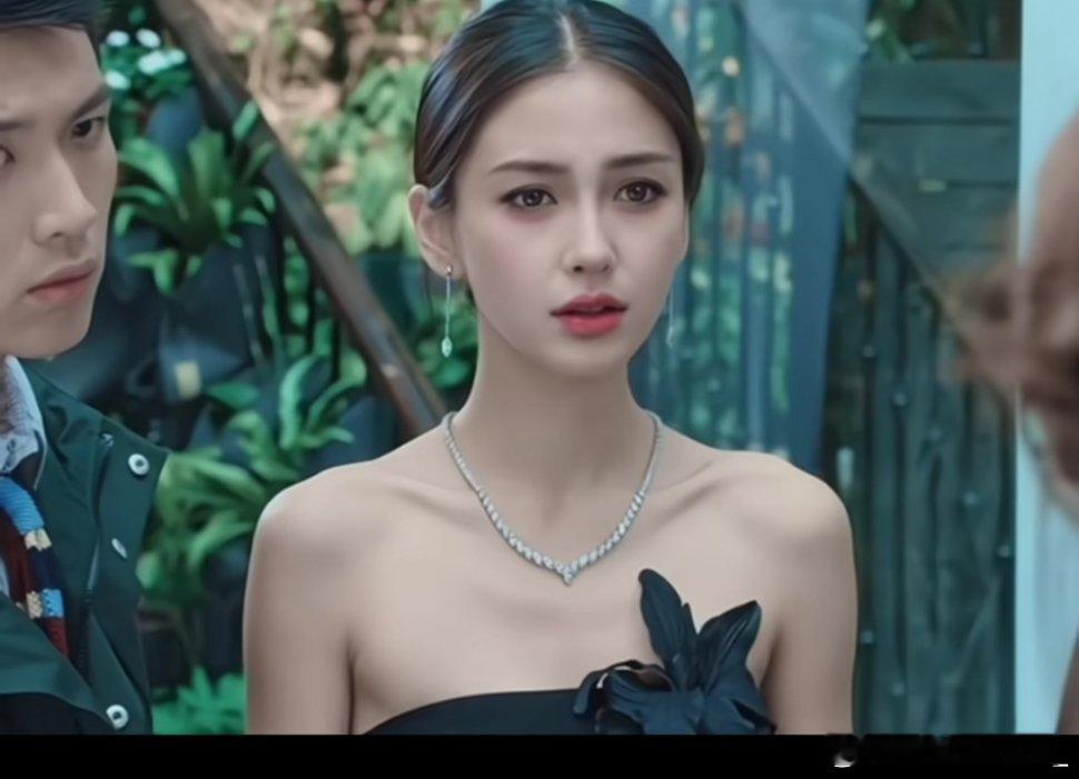 #杨颖[超话]# oh my god！每天都被这姐的美貌暴击，而且我有时候感觉各