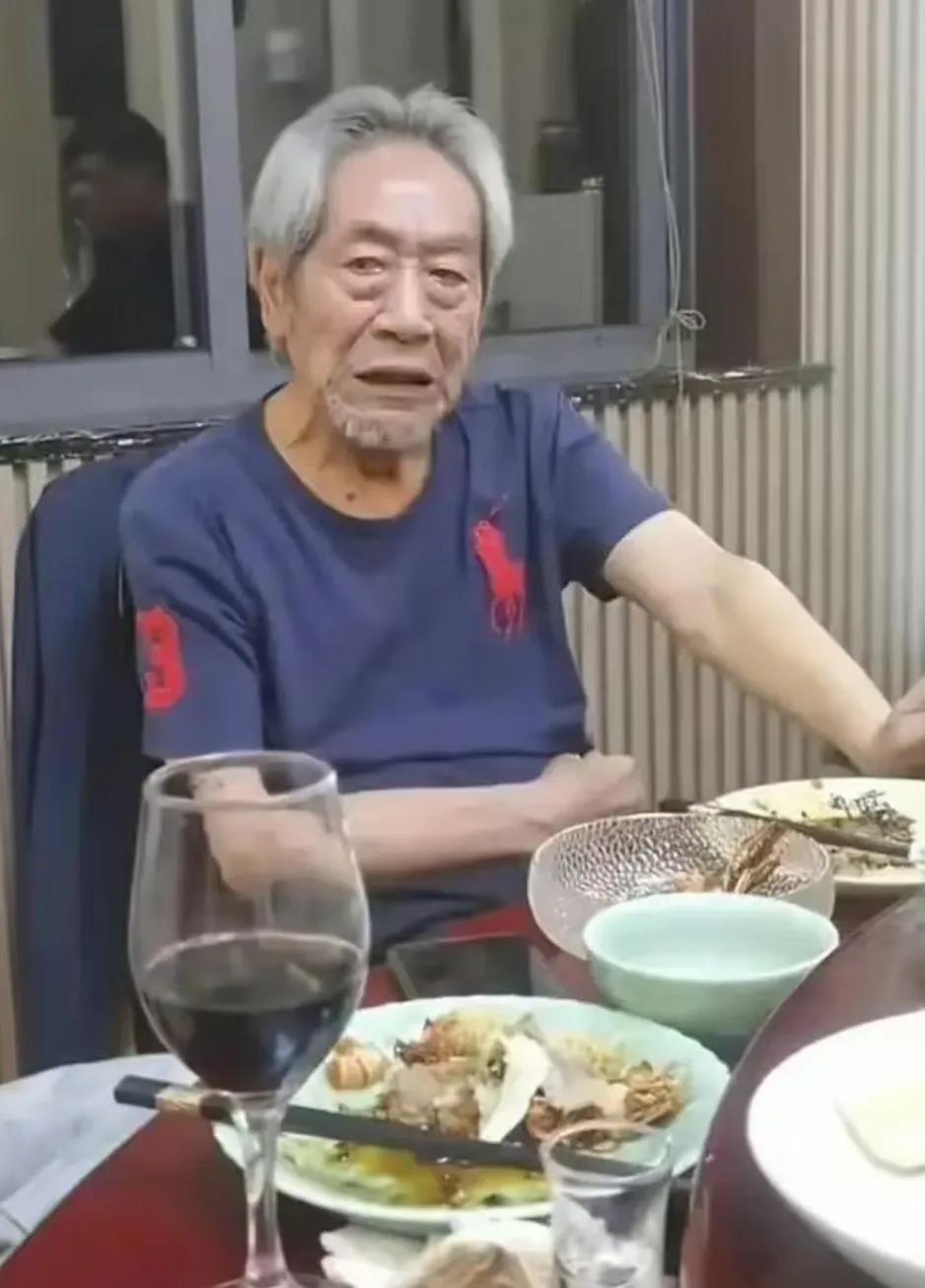王奎荣  演技特棒， 特别是演反派人物就是天生的。娶了小自己35岁的娇妻，生两个
