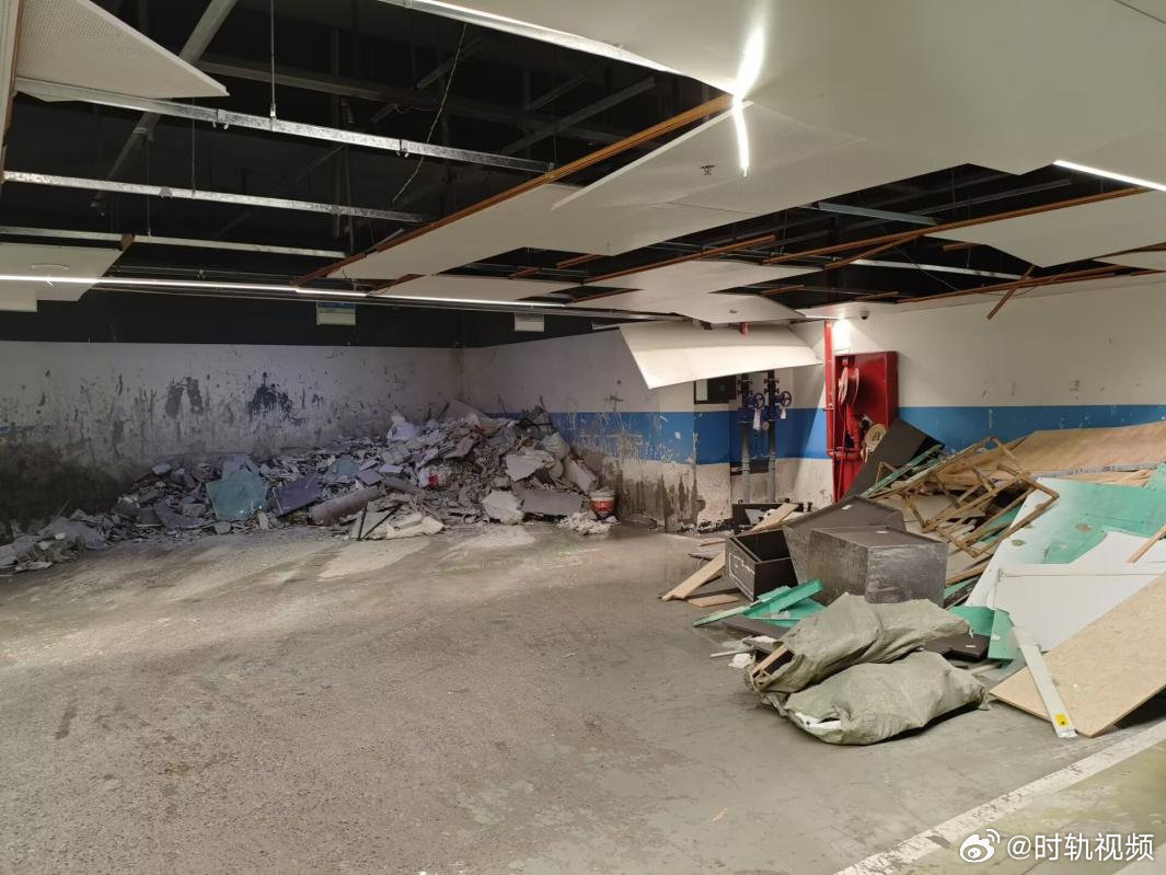 宁波鄞州瑧誉府地下车库散落铁钉数十业主车胎遭扎 6月23日，鄞州区瑧誉府业主反映