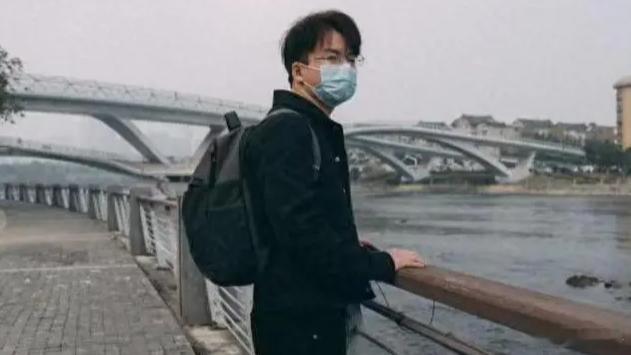 【成都地铁被诬偷拍案当事人裸辞：维权太耗精力，工作受影响！】1月22日，成都地铁