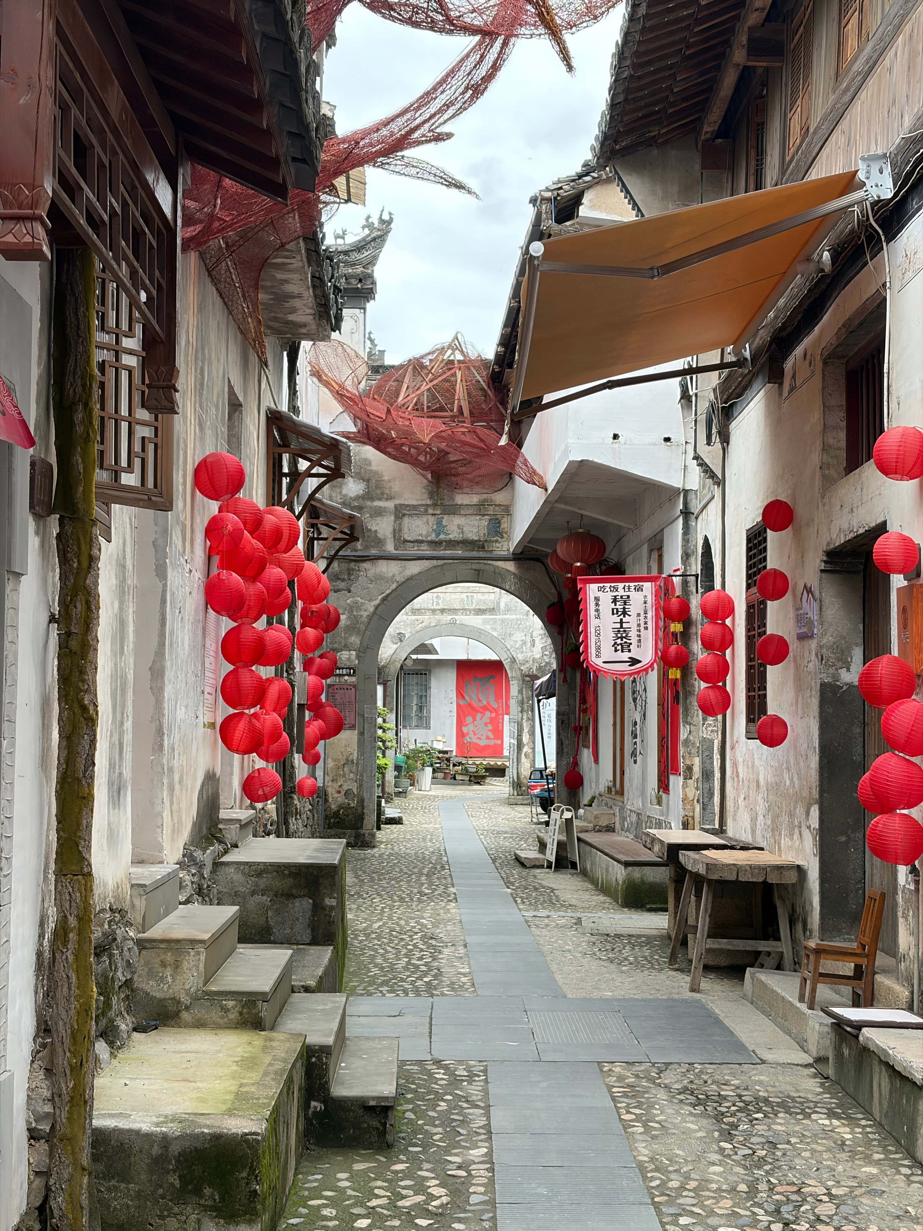 在绩溪的第二天 去了免费的仁里 比龙川的感受好多了 更原生态化 没有龙川那些丑丑