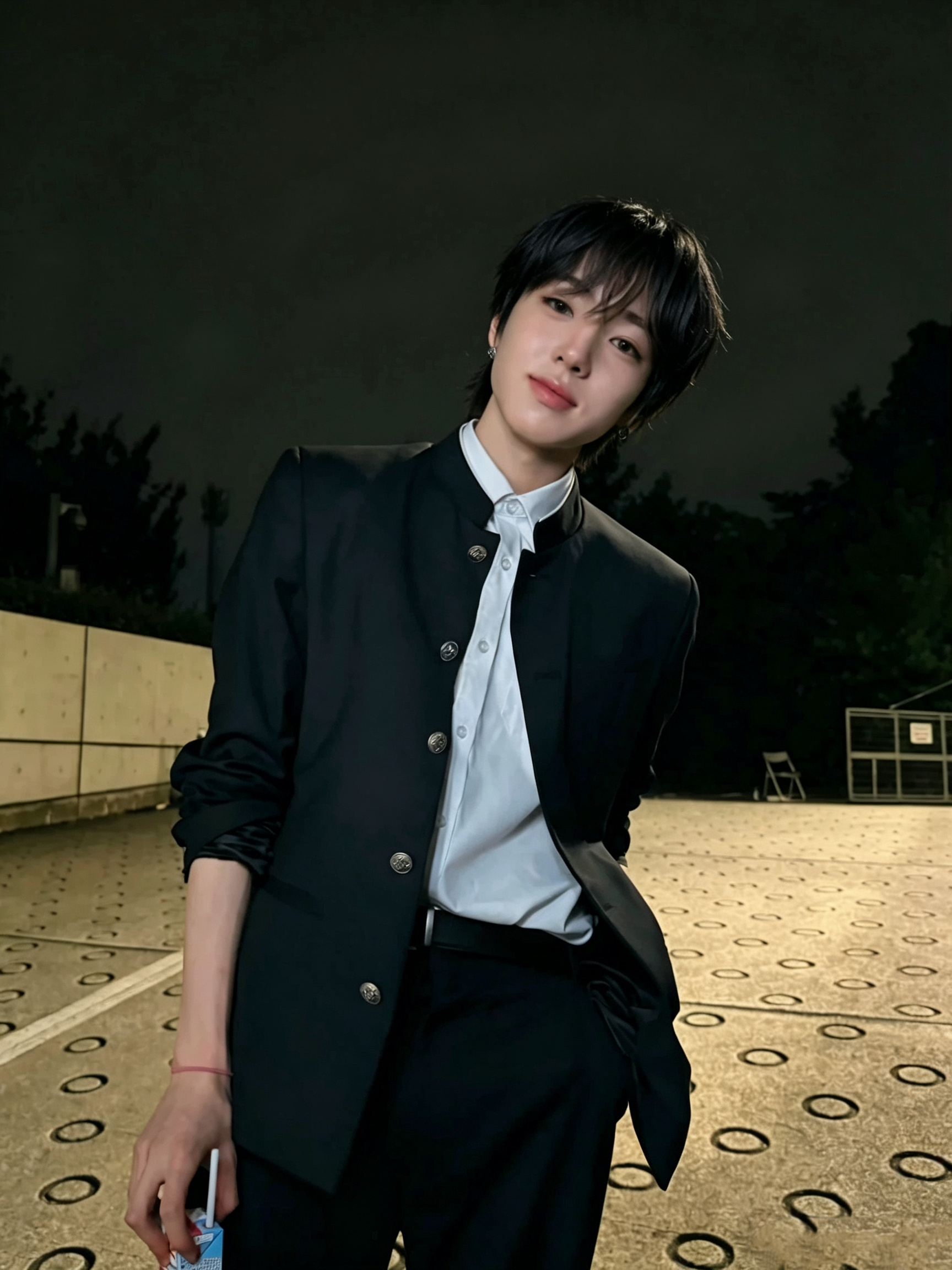 鉴于我的年龄不适合做女高中生了所以我将扮演一名温柔无助的女老师试图想劝他好好学习