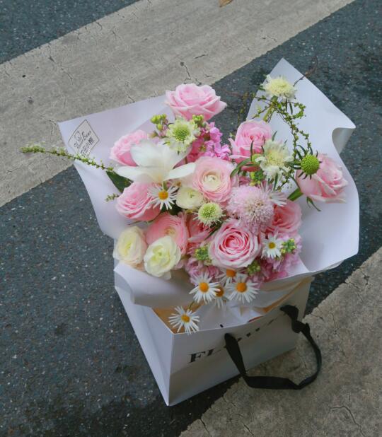 粉白色系花束💐 浪漫的春天