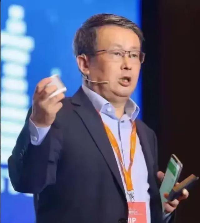 华为越成功，某些"专家"越难受？
 
6月1日，项立刚公开发声，一句话问懵了无数