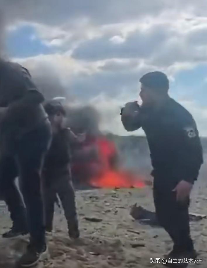 第8轮打击！以色列多地被导弹命中，阿联酋喊话伊朗：我们是邻居呀


就在刚刚伊朗