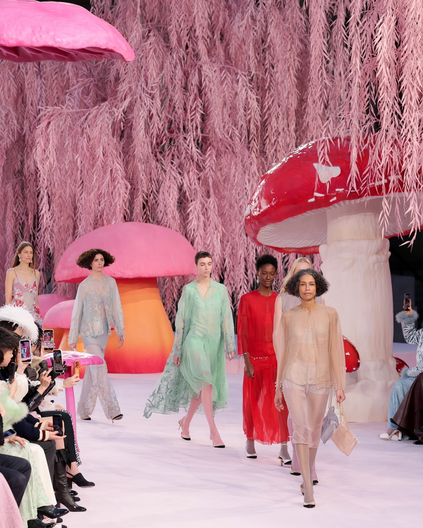 CHANEL S/S 2026 Haute Couture Show秀场布置还挺