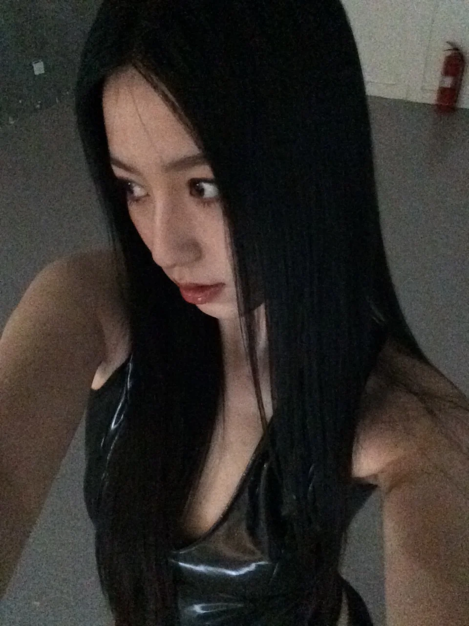 头像感高糊氛围自拍一张