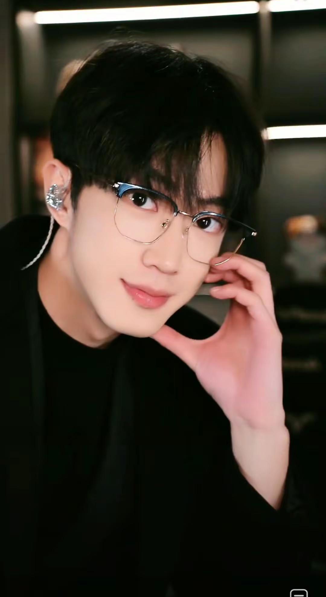 在爱的纯净世界 你就是我唯一杨桄 帅哥 眼镜