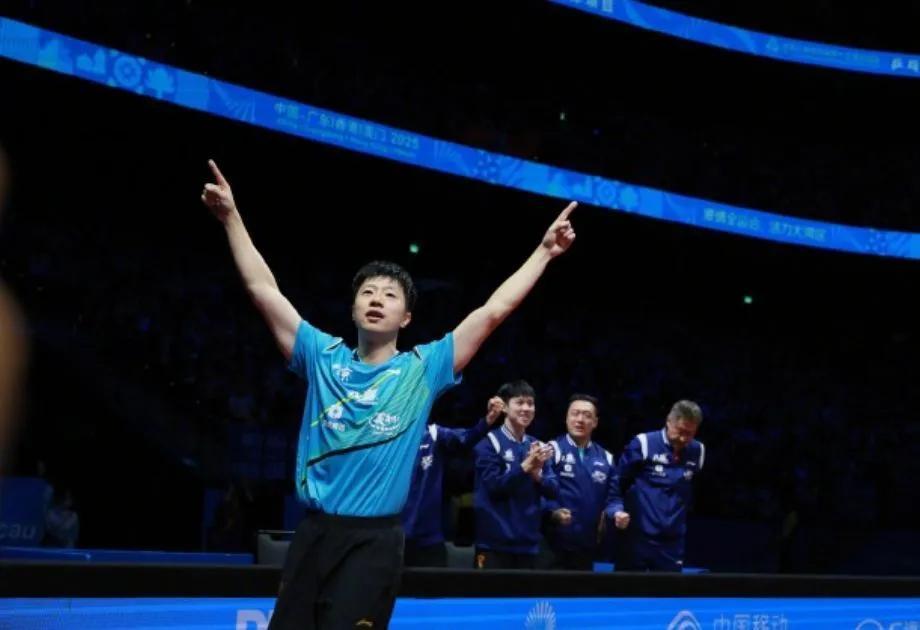 11月20日全运会乒乓球男团决赛太让人激动了！北京队32年后再夺金，而37岁的马