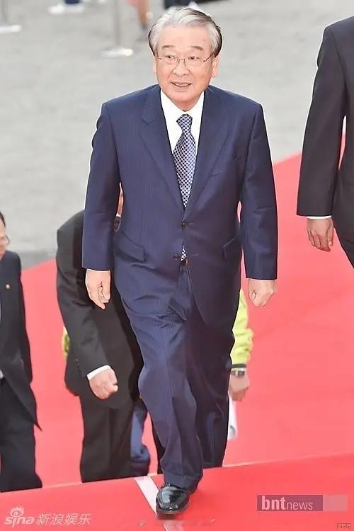 据韩媒，25日，演员李顺载去世，享年91岁。他的代表作有《爱情是什么》《搞笑一家