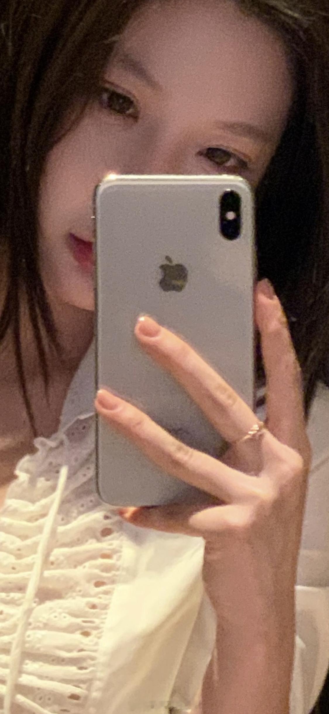 为啥那么多好看的小姐姐还在用这么老的iPhone？ 