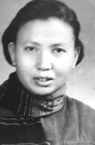 1941年，21岁的女战士莫林被活埋前，敌人竟突然问：“你认识莫林吗？”莫林一听