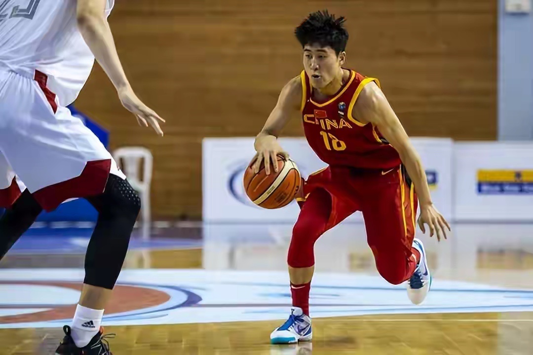 吉林96-90险胜山西，姜伟泽32分救主，曾繁日被夺权离场篮球比赛日 2026年