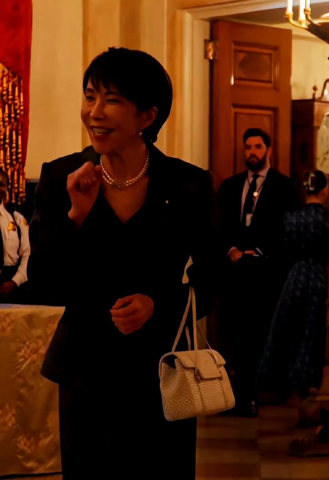 日本官方发的这段访美vlog，高市的微表情和小动作真是绝了