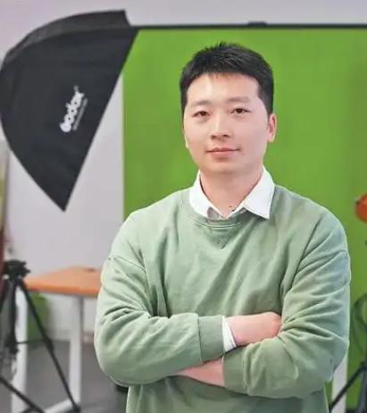 00 后大学生容海瑞，虽已退役，然壮志未改、初心犹存，他凭借非凡的商业头脑，将吴