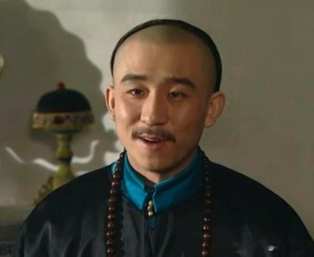 1687年，江苏徐州丰县大沙河镇，李卫他爹李大伦给儿子启蒙时，请的是镇上最好的先