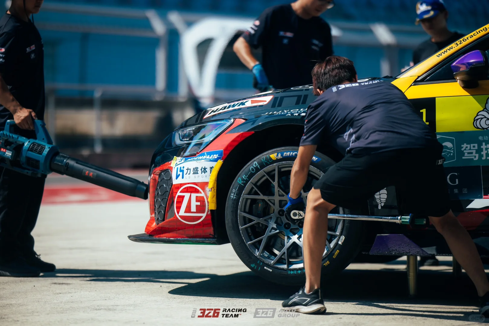 接着上钟⬆️⏰、接着赛🏎️🏁…