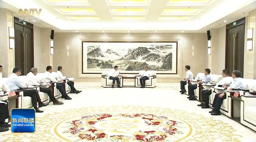7月30日，内蒙古自治区领导在呼和浩特会见中国广核集团有限公司董事长杨长利。