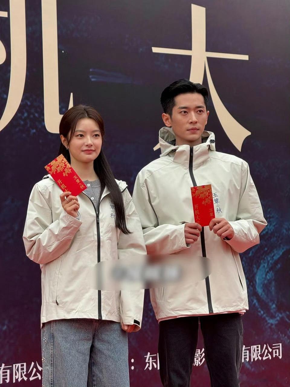 玉簟秋开机徐若晗肯定要被郭宇欣压一头了，不是对手太强，纯属自己太弱，颜不行，演技