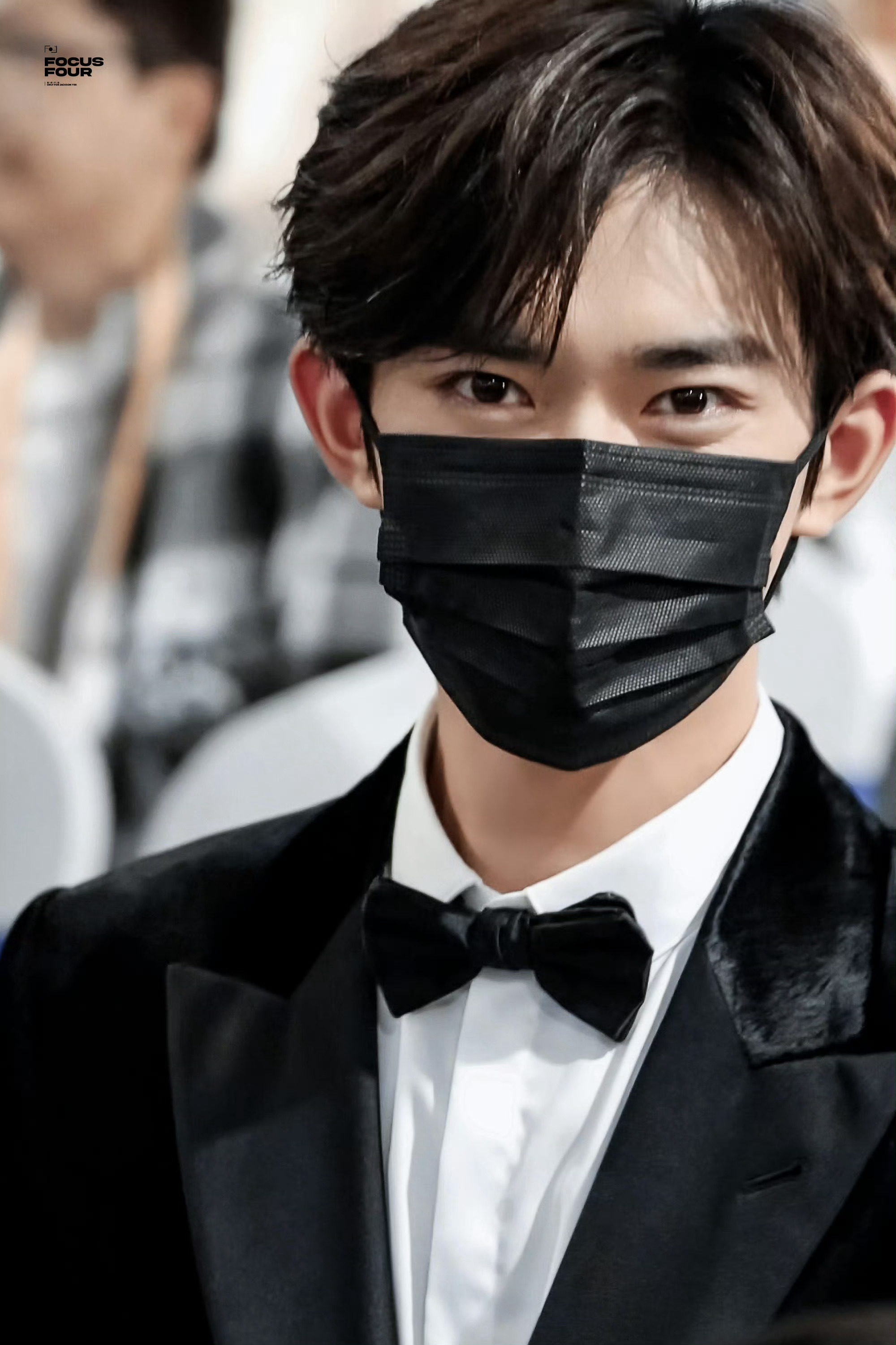 金鸡这天亮晶晶亮闪闪的易烊千玺😚 