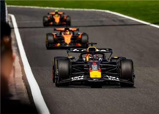 2026 F1美国站：主动气动很酷，但车手快被逼成会计了！
维斯塔潘说这代车像“