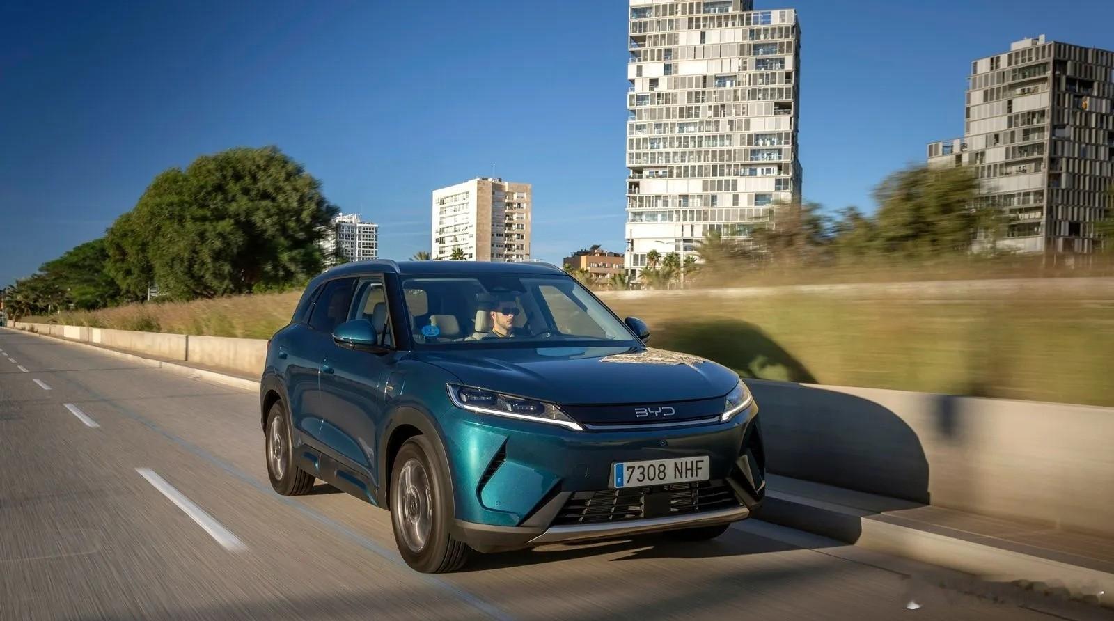 比亚迪元UP DM-i欧洲发布11月24日，比亚迪小型SUV元UP DM-i正式