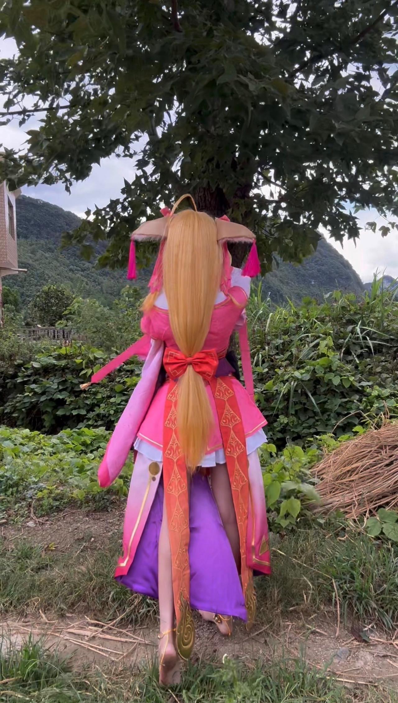 当涂山红红从动画里走出来了！
🌸作为《狐妖小红娘》的忠实粉丝，看到少司缘cos