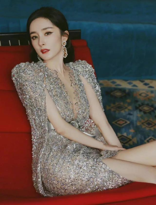 杨幂鹿晗我是证人登顶杨幂，内娱最性感女星；鹿晗，内娱新生代最爷们的男星！ 