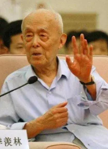 北大终身教授季羡林曾留下一段直指人心的话，把人生的底色说得透彻。他坦言：世上大多