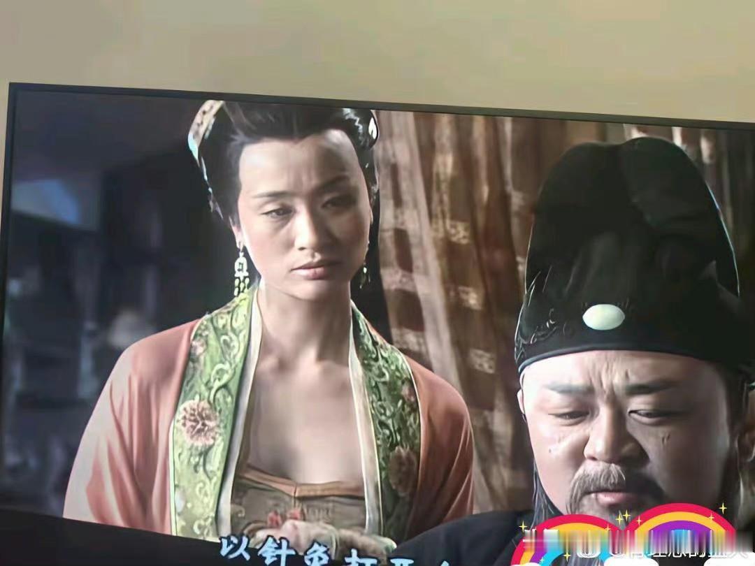 真的很好奇这位女演员，到底是靠什么关系才进的《神探狄仁杰》剧组的呢，而且她所饰演