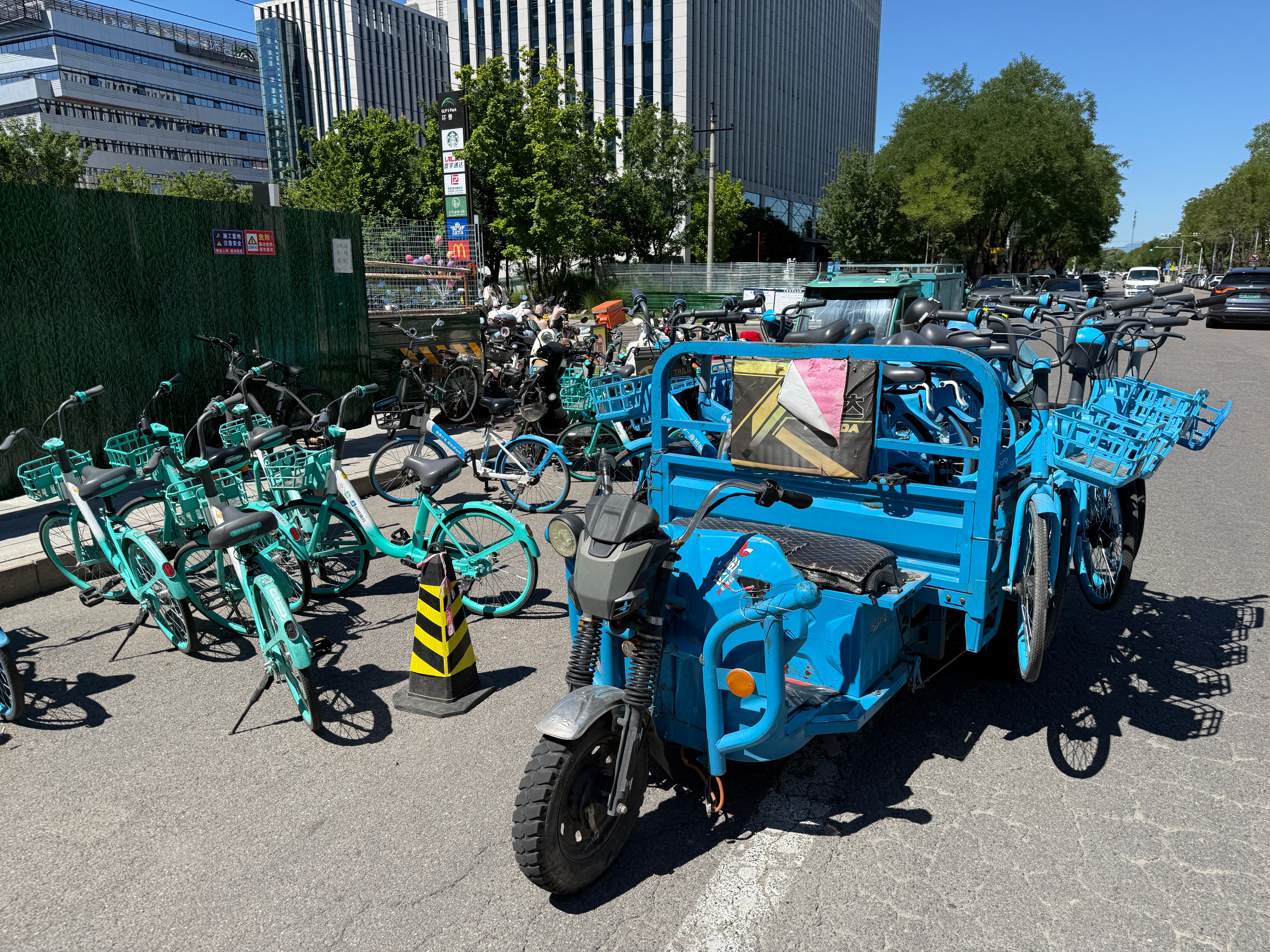 做Robotaxi会遇见的一大难题--运营，这问题快车、共享单车的运营商非常有经