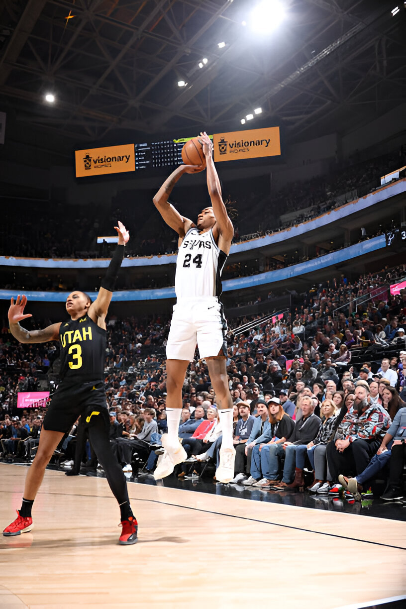 ⬜️ 比赛预告//GoSpursGo ⬛️⏰ 时间:明天6点（主场）🆚 对手: