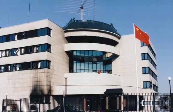 离开中国，美国给你年薪1000万！”2019年美国开出了上千万年薪的条件，要“挖