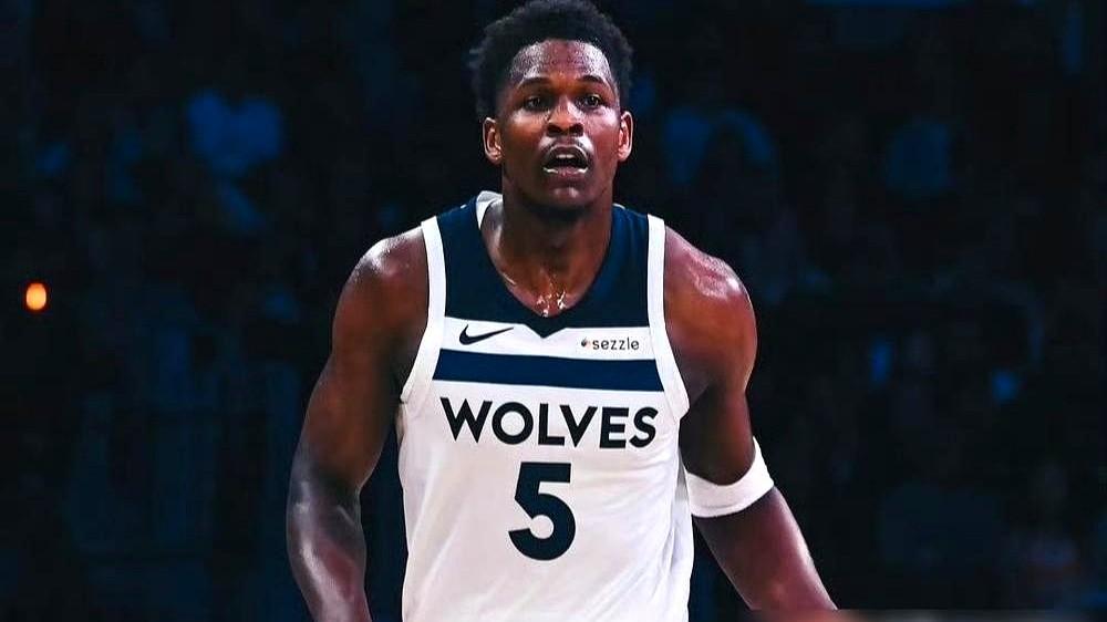 森林狼这回真悬了！

杰登·麦克丹尼尔斯，左膝髌腱炎加骨挫伤，常规赛最后8场基本