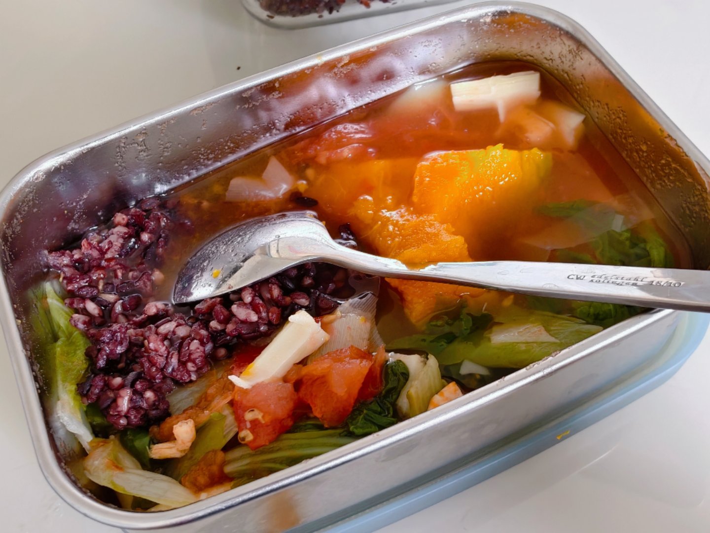 带饭上岗新疆行的一组人马今天夜里到家，我约了晚上的保洁，提前给他们把卫生打扫一下