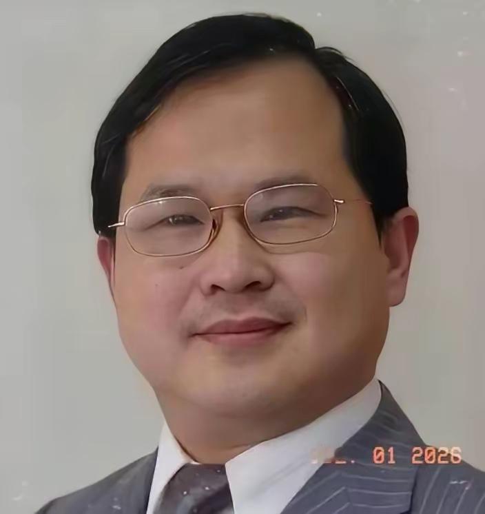 “中美关系恶化的责任不在美国，中国应该看看自己的问题！” 这句话出自中国教授胡伟