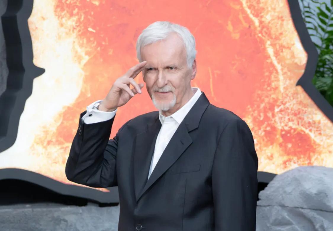 卡梅隆开始担忧没人看电影了，不不不，不是没人看电影了，只是，人们对于特效大片以及