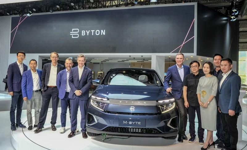 央视点名批评！烧光84亿却没造出一辆车，还花5000万给员工买零食。烧掉84亿资