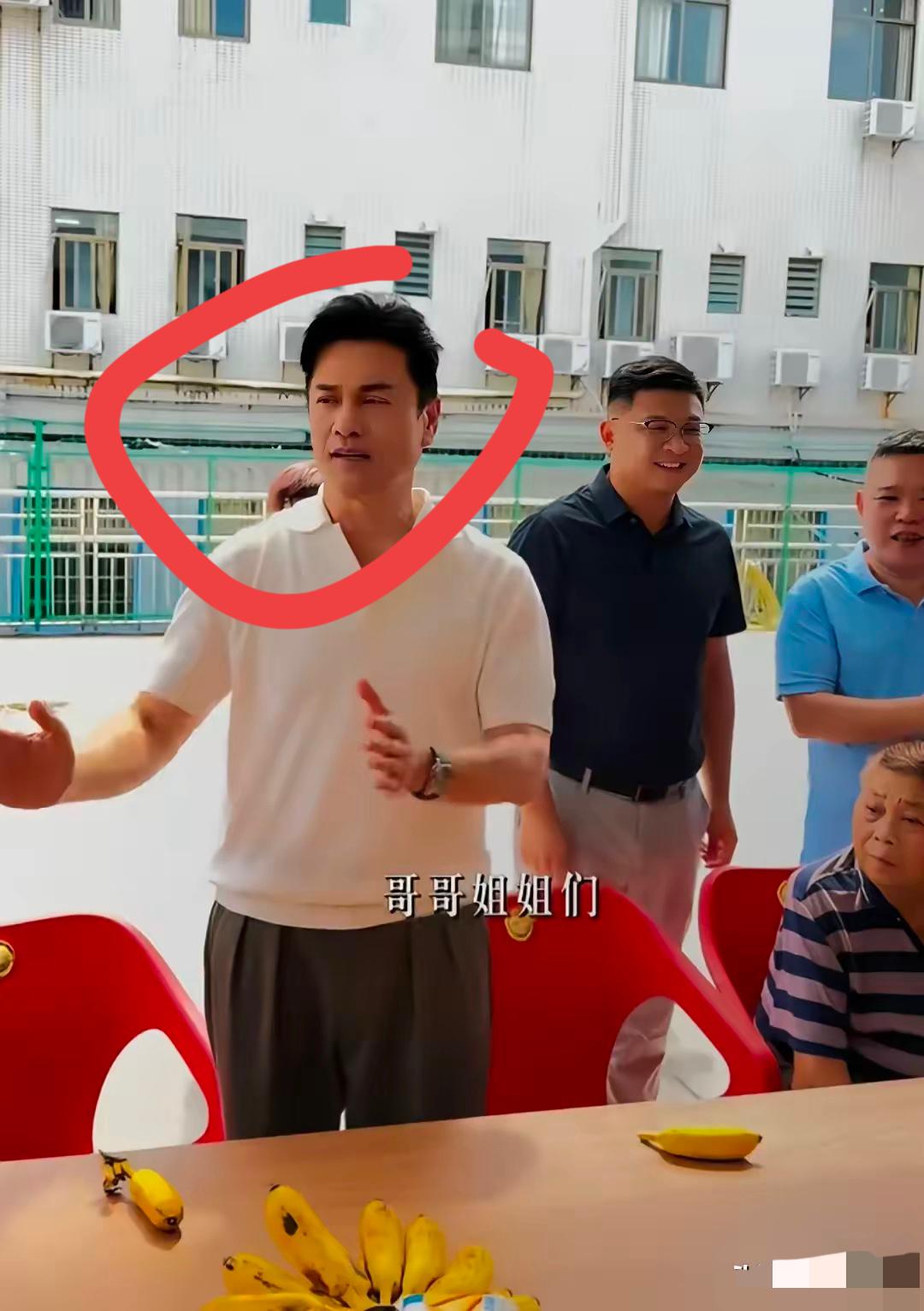 曾经的男神如今也老了，不过依然这么帅