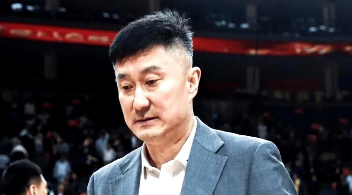 聊聊广东宏远，14轮打完，积分榜第一排，戳在那里的还是这三个字，跟他们打球是什么