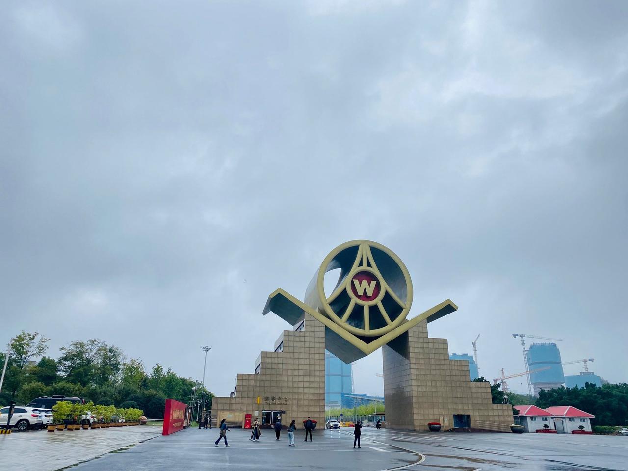 五粮液“财务更正”：若置身美股会如何

2026年的五一假期，A股白酒龙头五粮液
