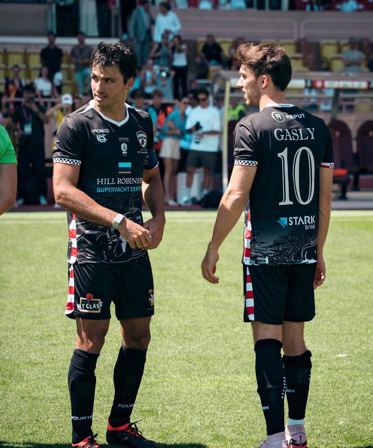 🏟️ 摩纳哥主场——路易二世球场又迎来了一年一度的摩纳哥足球慈善赛⚔️ 加斯利