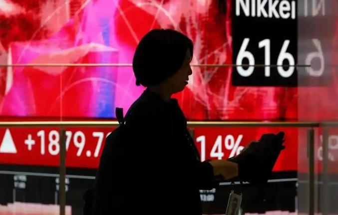 很多人认为日本若制造业衰落、彻底去工业化，只会退化成“大号泰国”，实际二者生存基
