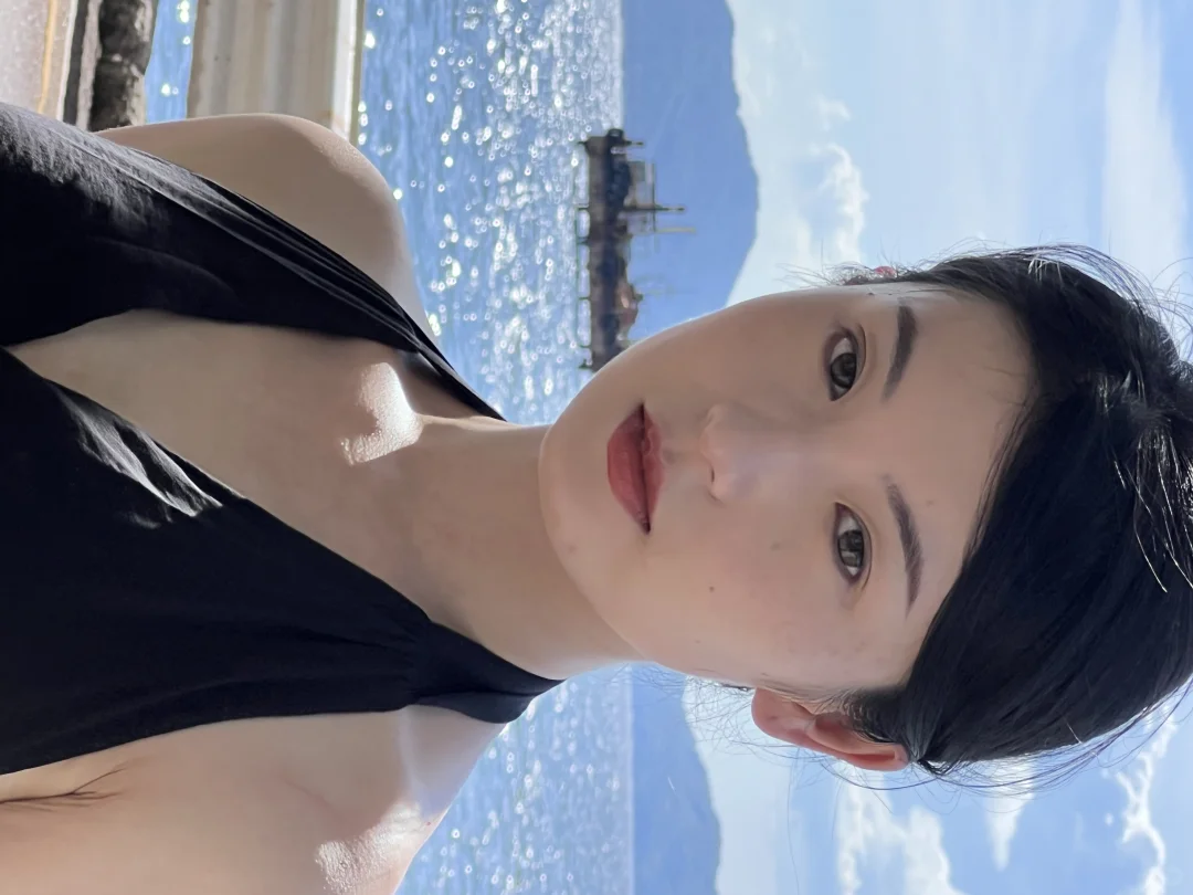 问一下 到底长得像谁