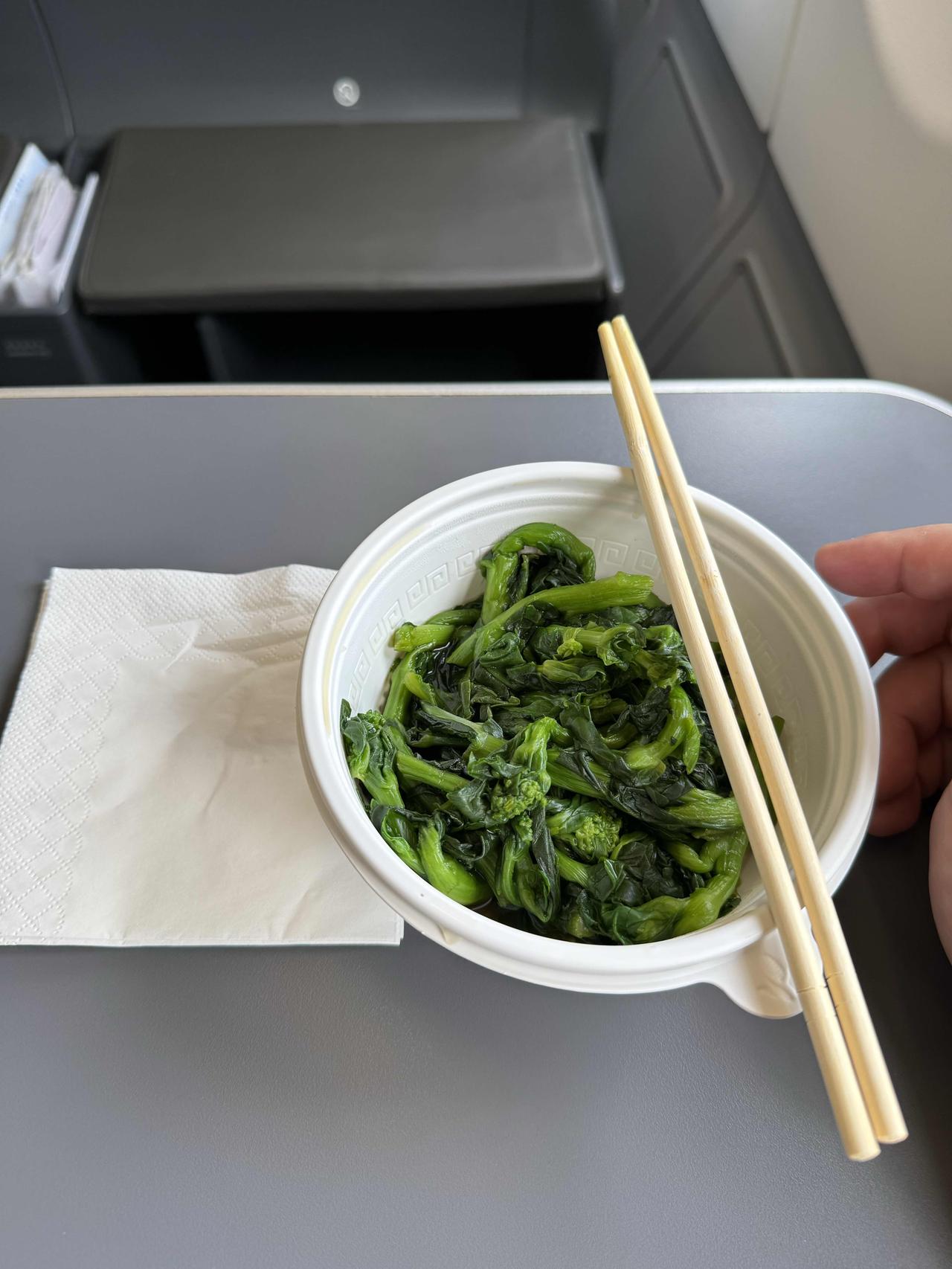 如果选最佳飞行食物
酱油菜苔
高纤维，热食，百搭
需要反复咀嚼，平复心情好东西