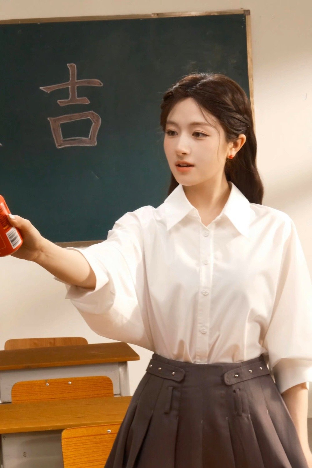 李兰迪╳王老吉拍摄照片掉落 ​​​