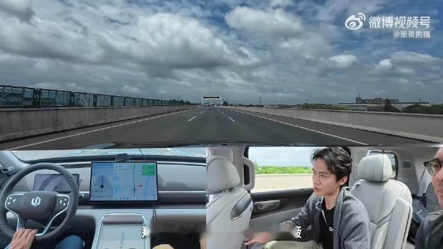在高速上录播客？这次我们直接把播客间搬上了零跑D19，和创始人朱江明、高通中国区董事长孟樸一起，一镜
