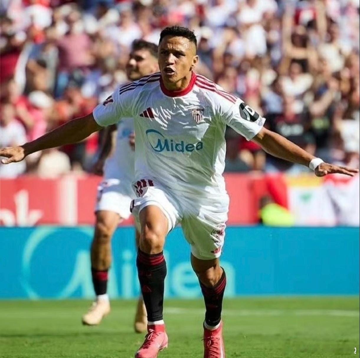 今晚西甲西班牙人对塞维利亚，看着积分榜双方挺接近的，第六对第九，但两队最近的状况