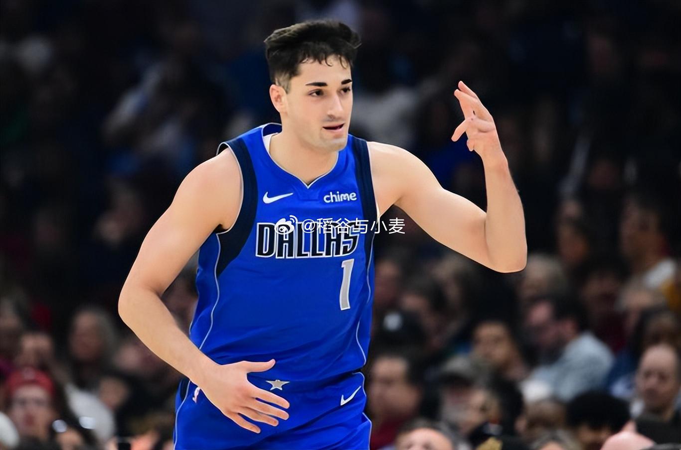 根据NBA官网达拉斯独行侠记者Eddie Sefko的消息，目前手持双向合同的独