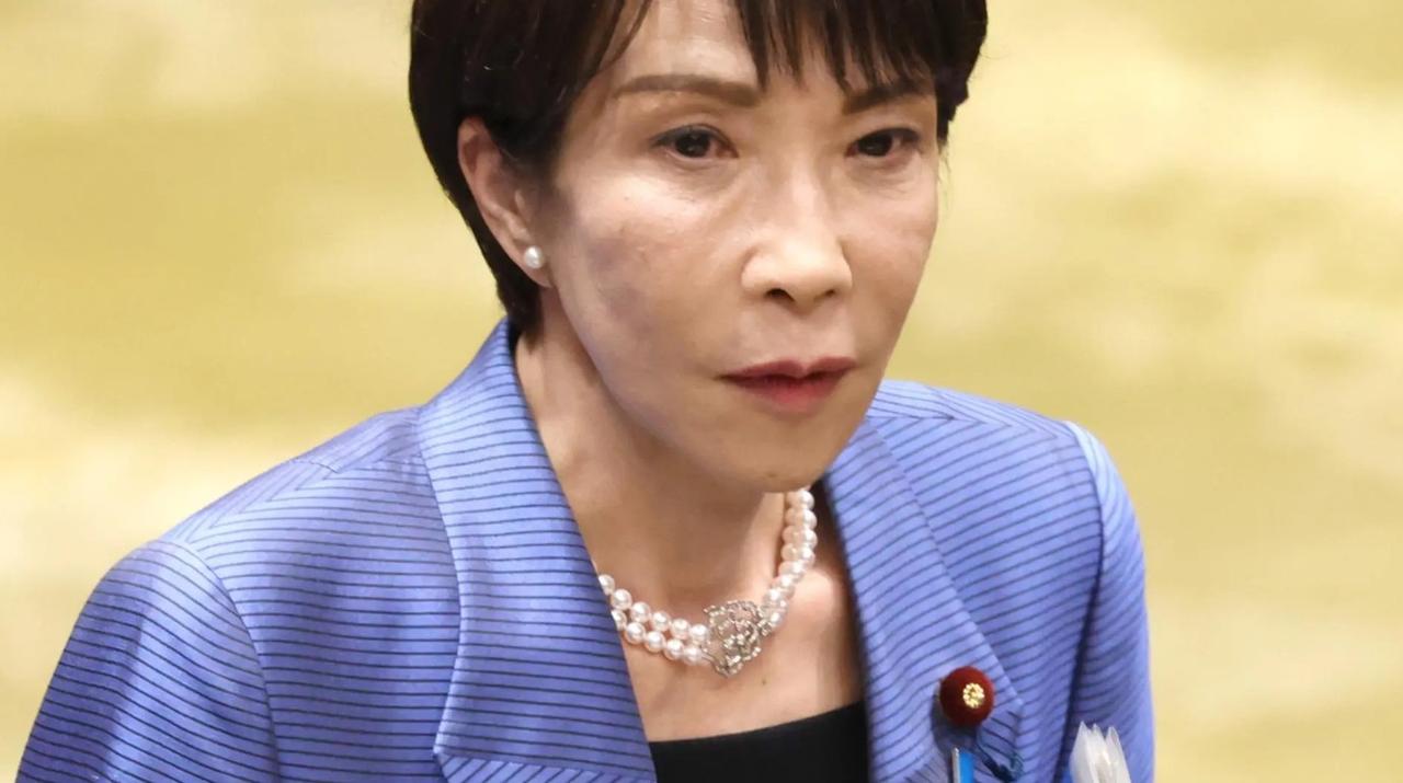 【大获全胜的316议席的傲慢招致党内的反抗和国民的背离，高市内阁是否面临大厦将倾